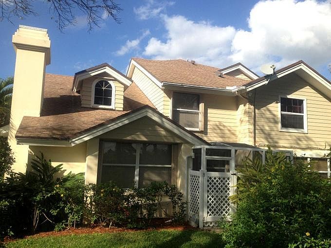 1st image of 604 Bradford Ct