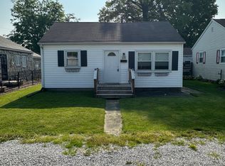 115 N 5th St, Elwood, IN 46036