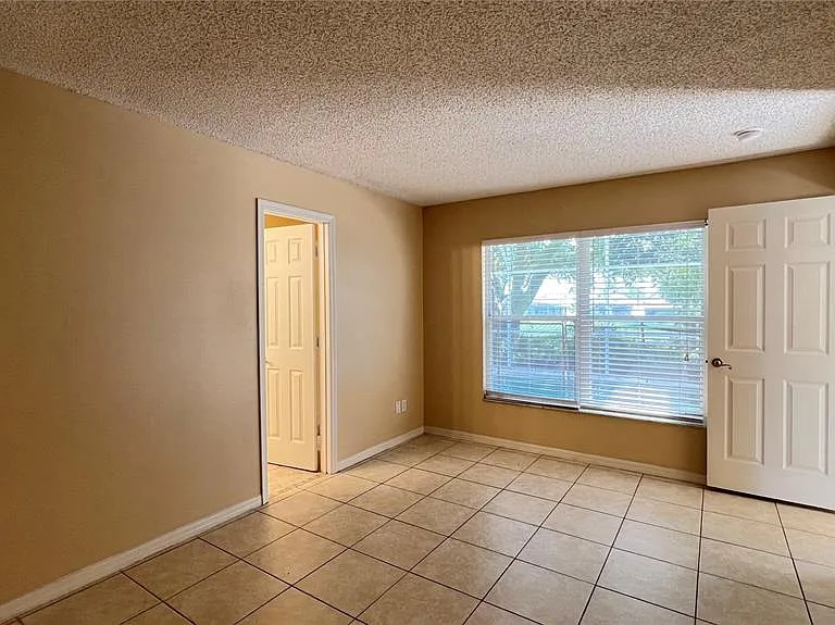 1547 Oak Hill Trl — Photo 23