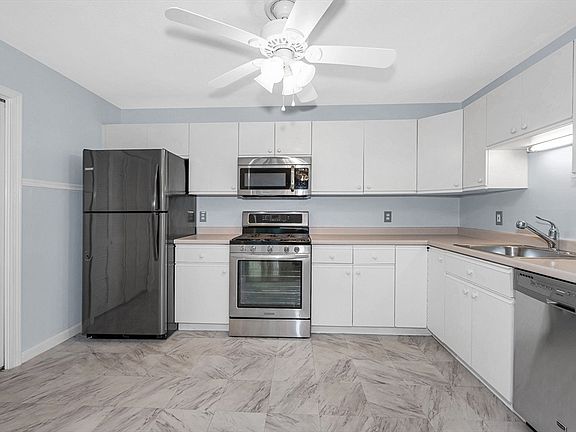 4th image of 13 Dallas Dr APT 101