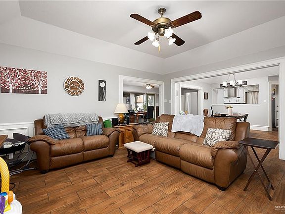 2nd image of 3109 Pelican Ave