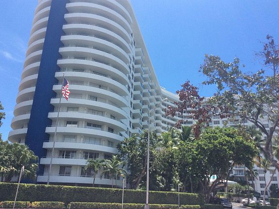 4th image of 5161 Collins Ave APT 212