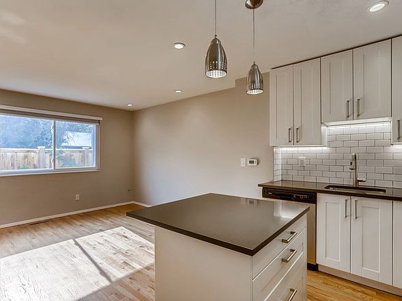 3rd image of 1327 Pine St APT 3