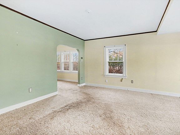 5th image of 2516 Fairfield Ave