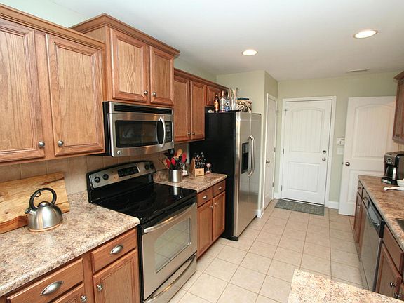 5th image of 6061 Blueray Dr
