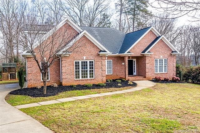 1st image of 103 Cabana Dr