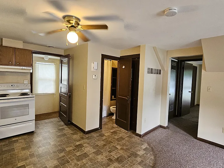 9 1/2 N Randolph St #9UP — Photo 2