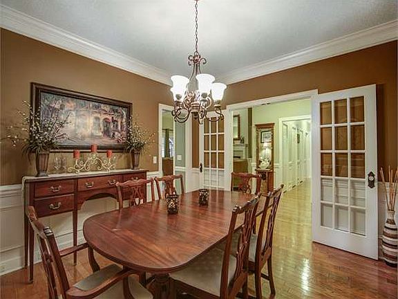 3rd image of 120 Stephens Dr