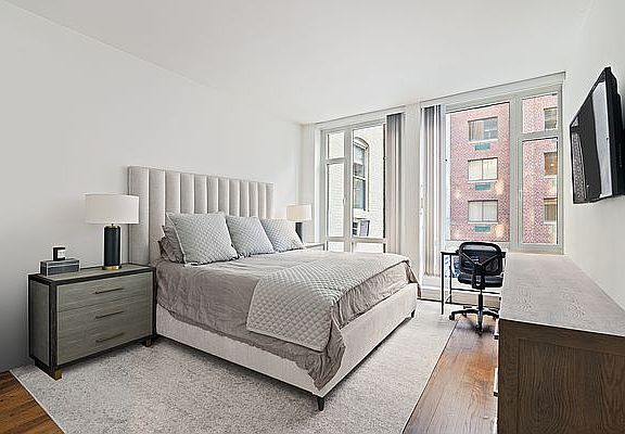 5th image of 133 W 22nd St APT 3G