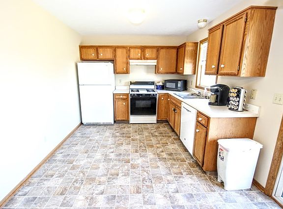 4th image of 4020 N Port Dr