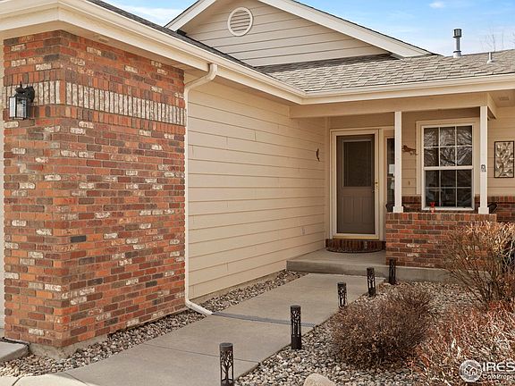 2nd image of 305 Lilac Pl