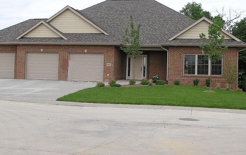 1st image of 2202 Jessica Ln