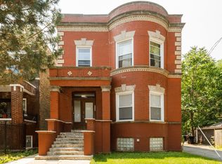 359 E 70th St, Chicago, IL 60637