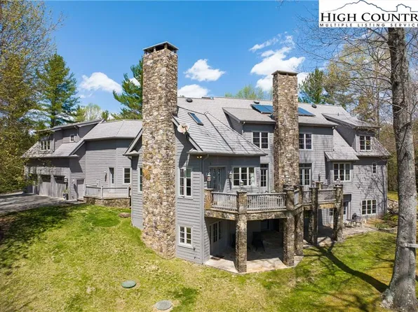 1676 Valle Cay Dr, Vilas, NC 28692