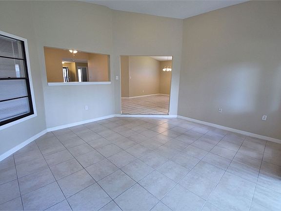 4th image of 4220 Cloverleaf Pl