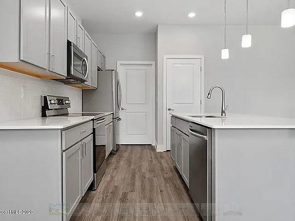 5th image of 1618 Saint St SE