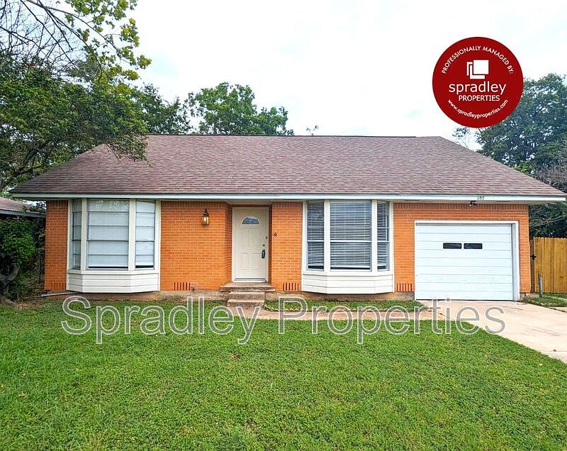 1st image of 102 Greenbriar St