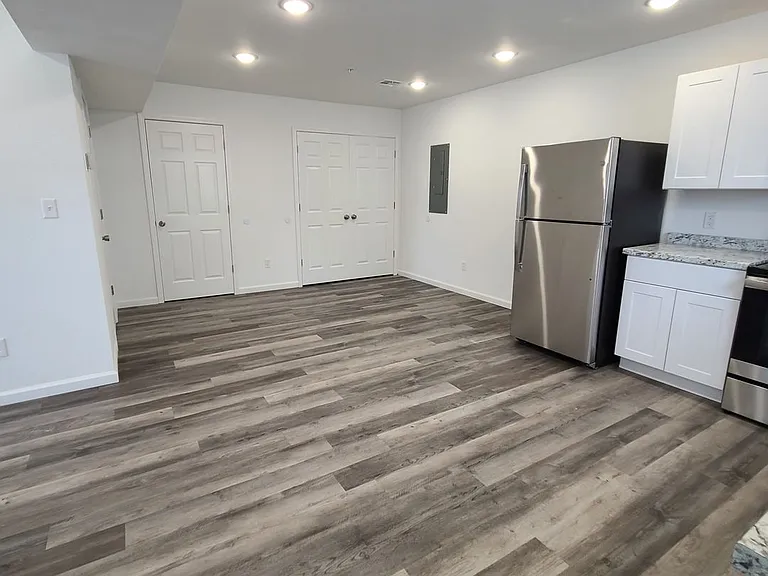 410 Doxey St #3 — Photo 5