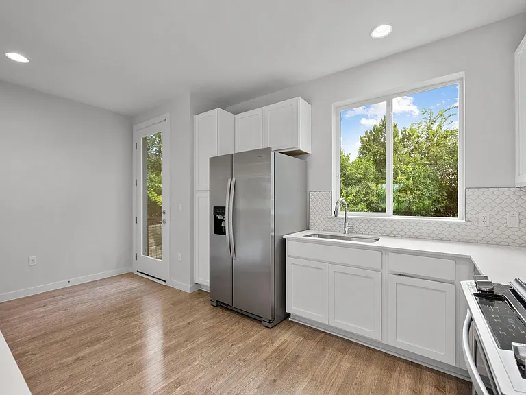 801 N Bluff Dr #17 — Photo 14