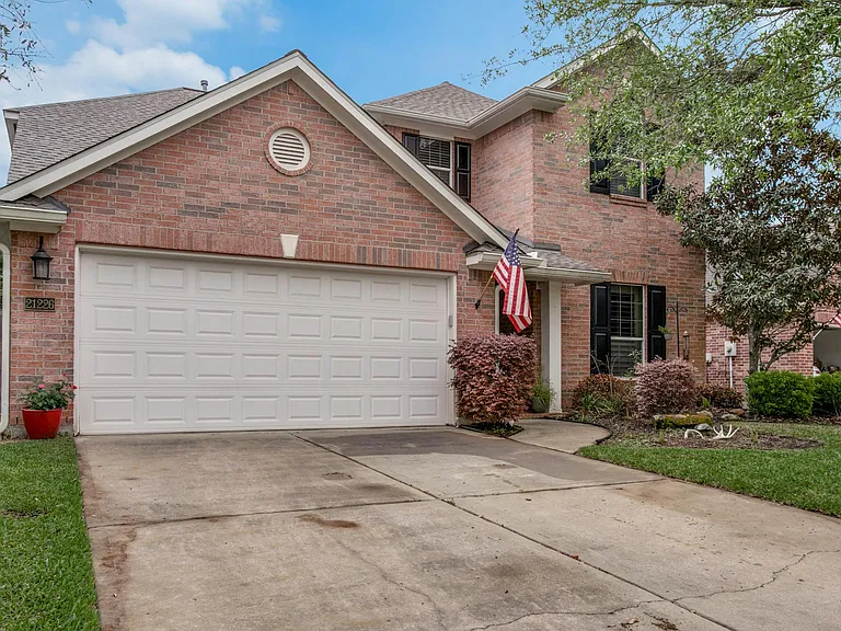 21226 Willow Glade Dr — Photo 2