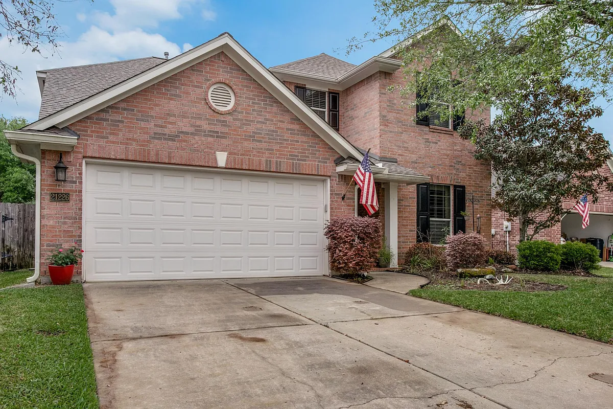 Building Photo - 21226 Willow Glade Dr