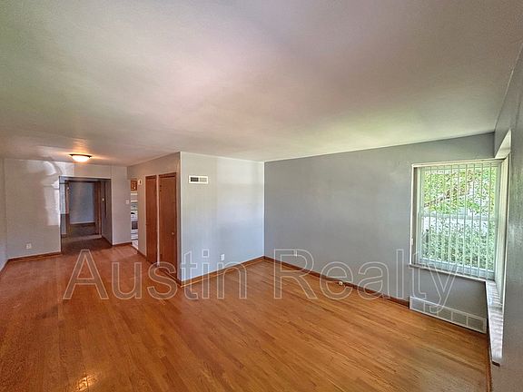 2nd image of 5907 Jamieson Ave