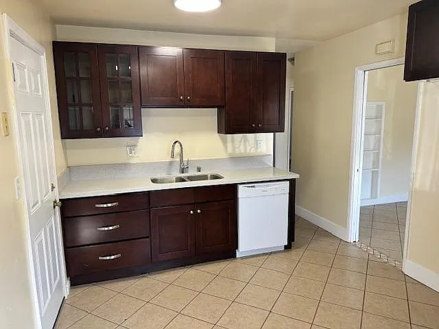 2 bed, 816 sqft, $2,350 — Photo 2