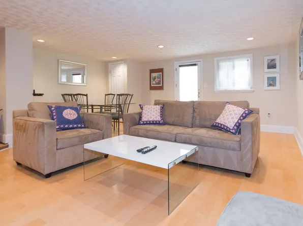 2817 Bellevue Ter NW, Washington, DC 20007