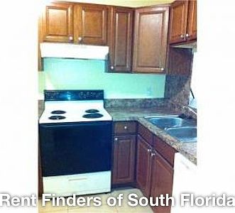 5th image of 11563 NW 36th St
