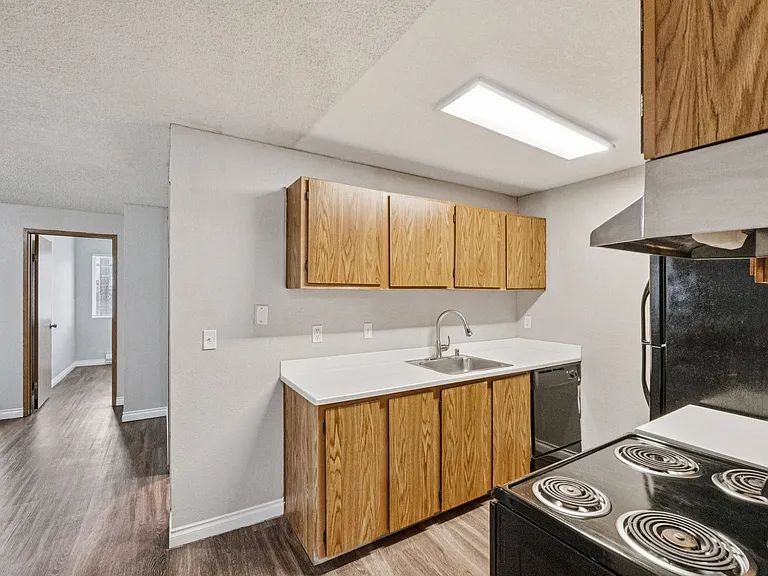 Westwood Apartments — Photo 171