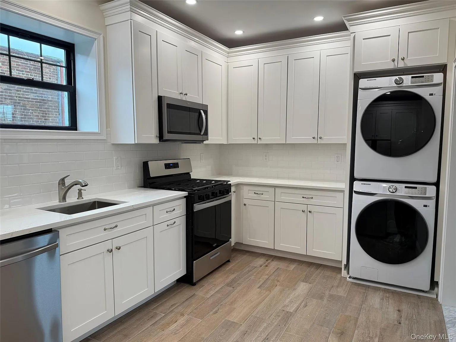 2 bed, 1.0 bath, 800 sqft, $3,600 — Photo 3
