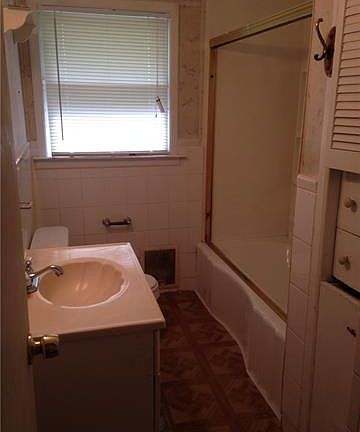 2nd image of 25865 Firwood Ave