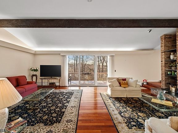 3rd image of 8 Brush Hill Rd