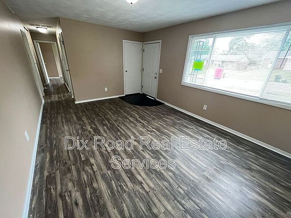 5th image of 2040 Roosevelt Ave