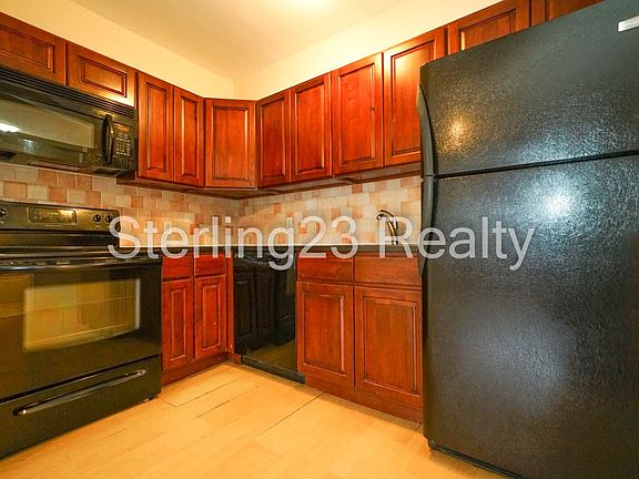 3rd image of 27-16 12th St #2R