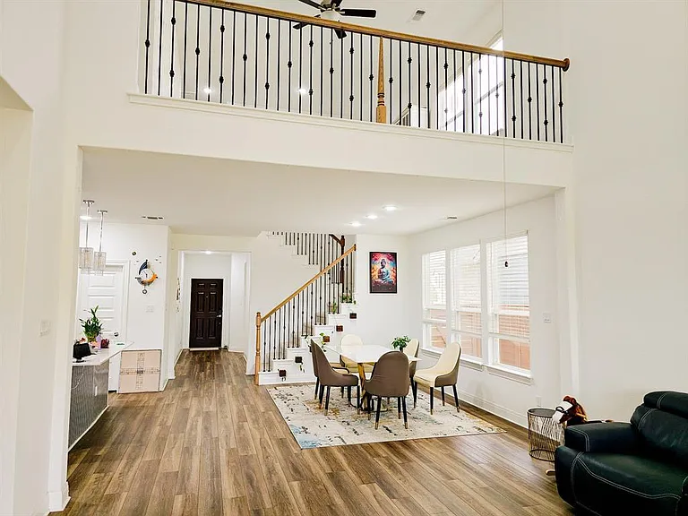 332 Turnbuckle Bnd — Photo 6