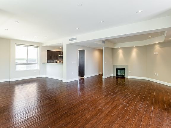 5th image of 1666 Greenfield Ave #101