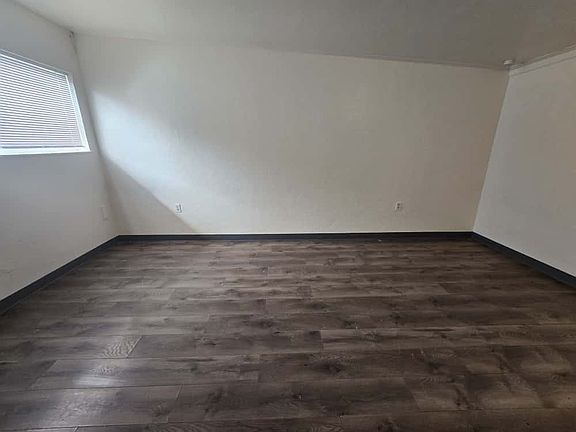 5th image of 1065 W Marina Dr #5