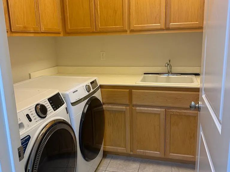 3035 Hastings Way — Photo 27