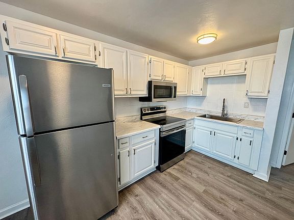 2nd image of 1361 E Ocean View Ave #6
