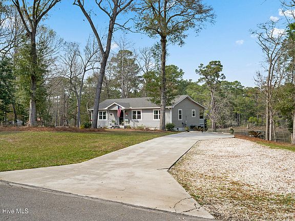 4th image of 3879 Beaver Circle SW