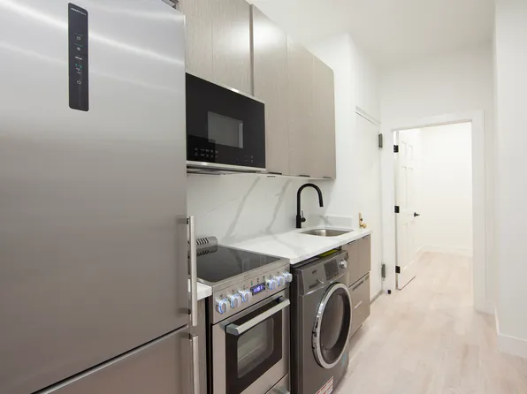 229 East 11th Street image 4 of 24