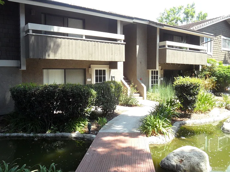 172 Streamwood — Photo 4