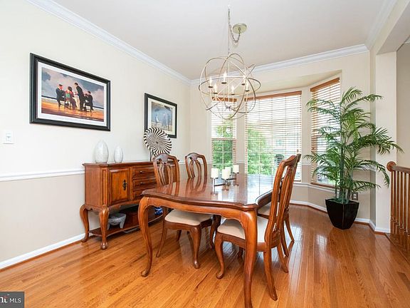 5th image of 2036 Willowcrest Cir