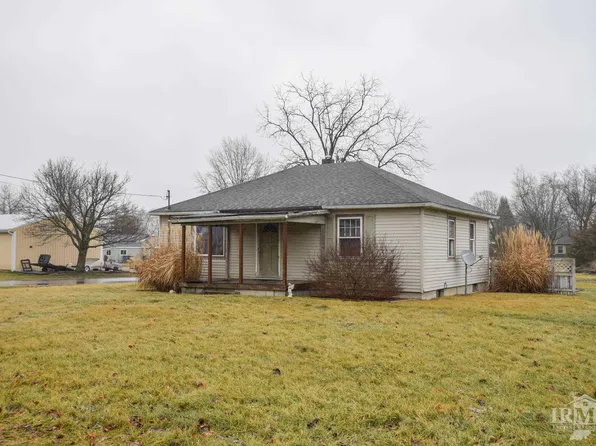 147 N Market St, Parker City, IN 47368