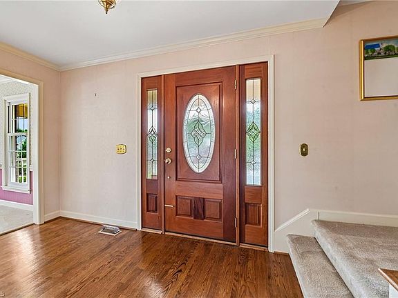 5th image of 110 Running Brook Dr