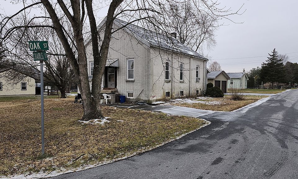 1st image of 900 Charles St