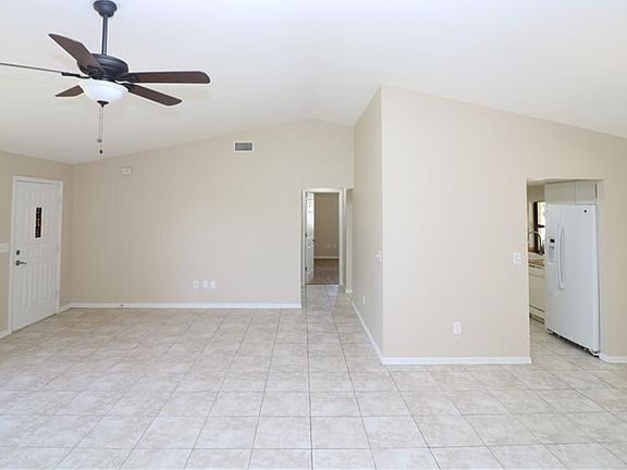 4th image of 4527 SW 6th Ave