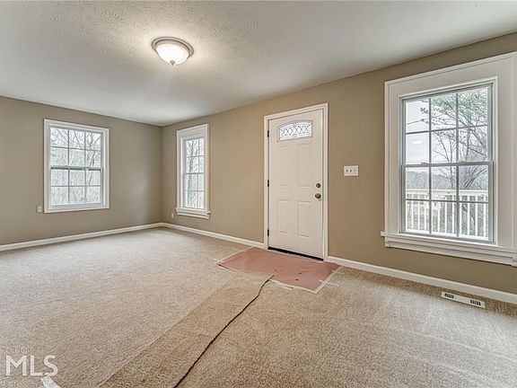 3rd image of 2245 Highway 136 E