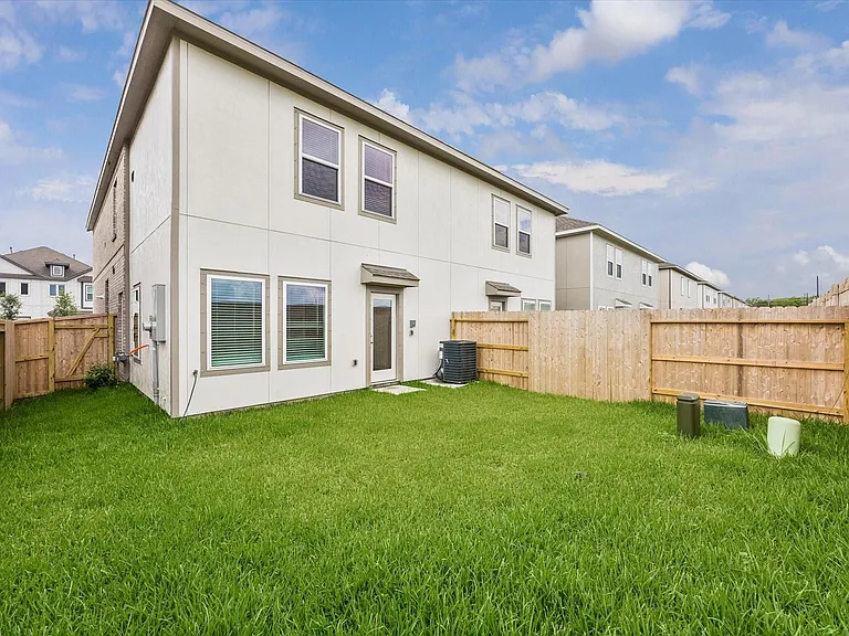 2207 Salinas Dr — Photo 10